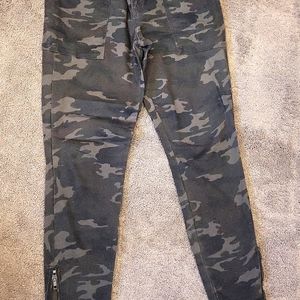 Kut from the Kloth camo jeans size 4